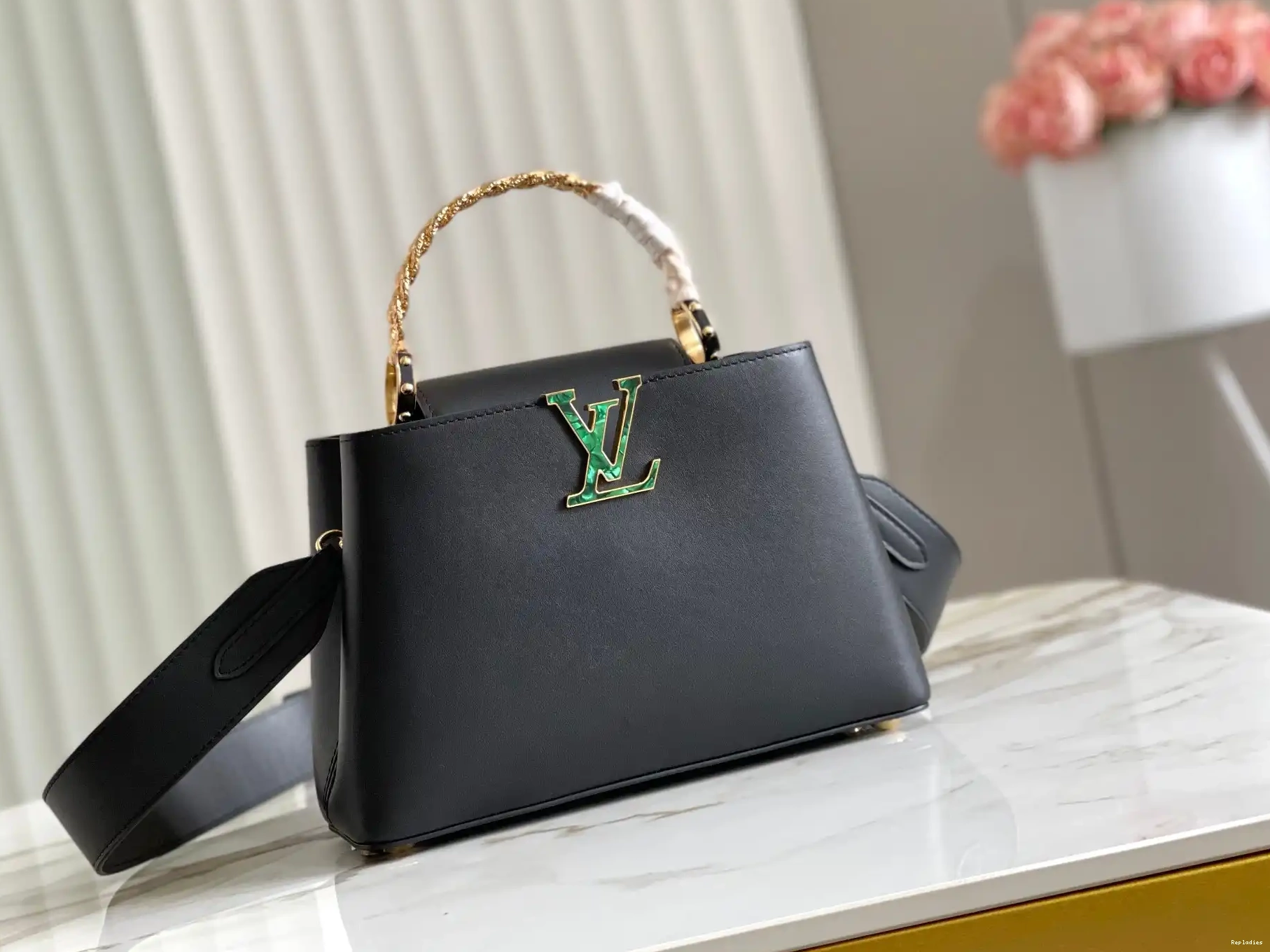 LOUIS VUITTON BB CAPUCINES 0701